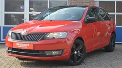 Rood Gebruikt 2015 Skoda Rapid Hatchback | € 5.450 (Super prijs)
