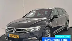 Zwart, metallic lak Gebruikt 2020 VW Passat Business Stationwagen | € 27.940 (Eerlijke prijs)
