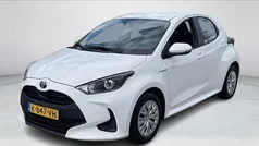 Wit Gebruikt 2021 Toyota Yaris Active Hatchback | € 19.900 (Eerlijke prijs)