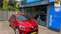 Gebruikt 2020 Renault Clio V Intens Hatchback | € 16.950 (Eerlijke prijs)