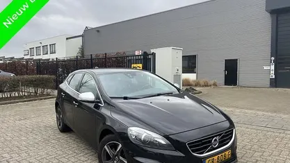 Gebruikt 2015 Volvo V40 R-Design Hatchback | € 4.999 (Goede deal)