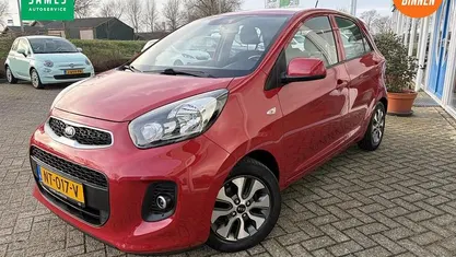 Rood Occasion 2017 Kia Picanto Hatchback | € 7.845 (Eerlijke prijs)