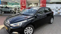 Zwart Gebruikt 2017 Hyundai i20 Comfort Hatchback | € 10.700 (Eerlijke prijs)