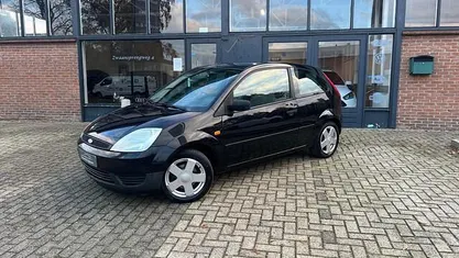 Zwart Gebruikt 2003 Ford Fiesta Hatchback | € 950 (Eerlijke prijs)