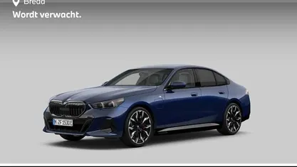Blauw Gebruikt 2025 BMW 550e Sedan | € 77.880 (Super prijs)
