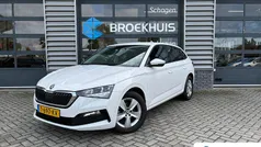 Wit Gebruikt 2023 Skoda Scala Ambition Hatchback | € 21.395 (Eerlijke prijs)