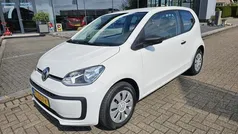 Wit Gebruikt 2017 VW up! take up! Hatchback | € 6.450 (Eerlijke prijs)