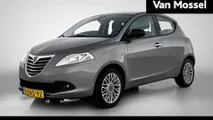 Grijs Gebruikt 2013 Lancia Ypsilon Silver Hatchback | € 6.900 (Eerlijke prijs)