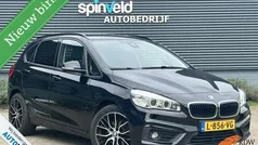 Zwart Gebruikt 2017 BMW 218 Executive Stationwagen | € 15.499 (Eerlijke prijs)