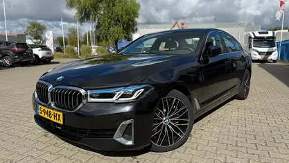 Zwart Gebruikt 2021 BMW 520 Executive Sedan | € 38.795 (Eerlijke prijs)