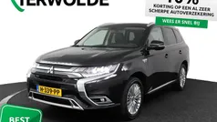 Zwart Gebruikt 2020 Mitsubishi Outlander P-HEV Intense SUV | € 24.295 (Eerlijke prijs)