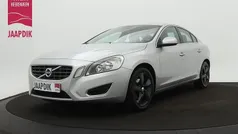 Grijs Gebruikt 2011 Volvo S60 Momentum Sedan | € 9.899 (Eerlijke prijs)