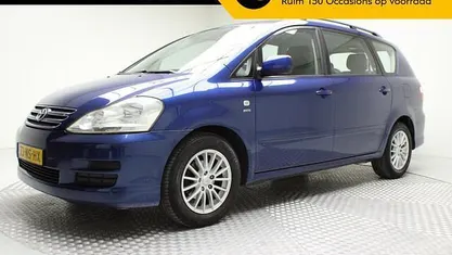 Blauw Occasion 2004 Toyota Avensis Verso Luna MPV | € 3.750 (Goede deal)