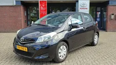 Zwart Gebruikt 2012 Toyota Yaris Hatchback | € 8.999 (Eerlijke prijs)