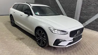 Wit Nieuw 2025 Volvo V90 Ultra Stationwagen | € 57.200 (Eerlijke prijs)