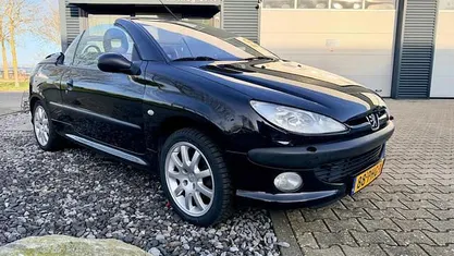 Zwart Occasion 2003 Peugeot 206 CC Cabriolet | € 1.899 (Eerlijke prijs)