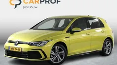Geel Gebruikt 2022 VW Golf VIII Business+ Hatchback | € 29.750 (Eerlijke prijs)