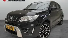 Zwart Gebruikt 2016 Suzuki Vitara Limited SUV | € 14.444 (Eerlijke prijs)