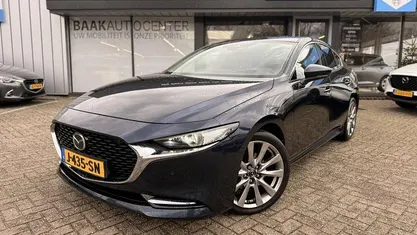 Blauw (metallic) Gebruikt 2020 Mazda 3 Luxury Sedan | € 19.950 (Goede deal)