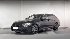 Zwart Gebruikt 2023 BMW 530e M Sport Stationwagen | € 47.900 (Eerlijke prijs)