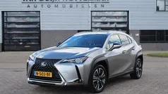 Grijs Gebruikt 2019 Lexus UX 250h Luxury Line SUV | € 25.950 (Eerlijke prijs)