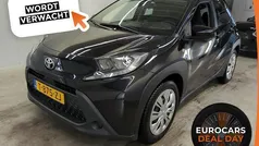 Gebruikt 2023 Toyota Aygo Play Hatchback | € 15.750 (Goede deal)