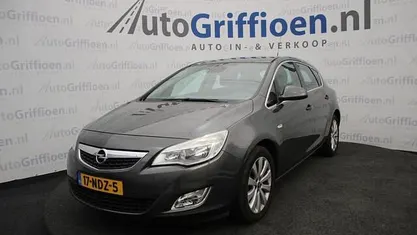 Grijs Gebruikt 2010 Opel Astra Cosmo Hatchback | € 3.990 (Eerlijke prijs)