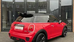 Rood Gebruikt 2017 Mini John Cooper Works Chili Hatchback | € 15.950 (Goede deal)