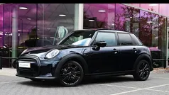 Zwart Gebruikt 2022 Mini Cooper Comfort Hatchback | € 25.950 (Eerlijke prijs)