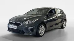 Dark penta metal metallic (h8g) Gebruikt 2022 Kia Ceed Hatchback | € 18.945 (Eerlijke prijs)
