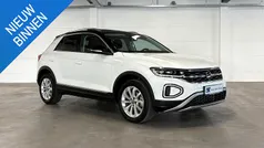 Wit Gebruikt 2023 VW T-Roc Business SUV | € 31.450 (Eerlijke prijs)