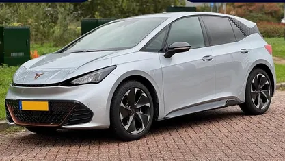 Grijs Nieuw 2025 Cupra Born Limited Edition Hatchback | € 33.990 (Eerlijke prijs)