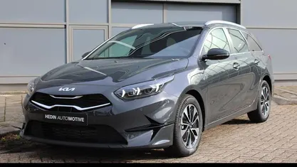 Nieuw Kia Ceed 2026 Grijs Hatchback