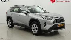 Grijs Gebruikt 2020 Toyota RAV4 Hybrid Active SUV | € 32.999 (Goede deal)