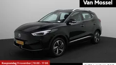 Zwart, metallic lak Gebruikt 2023 MG ZS Luxury Sedan | € 19.888 (Goede deal)