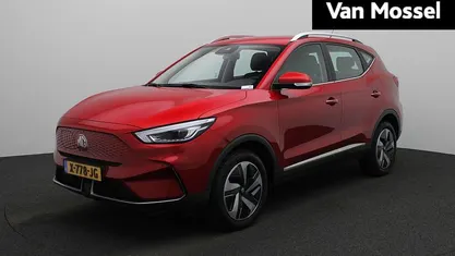 Rood Gebruikt 2023 MG ZS Comfort Sedan | € 19.900 (Eerlijke prijs)