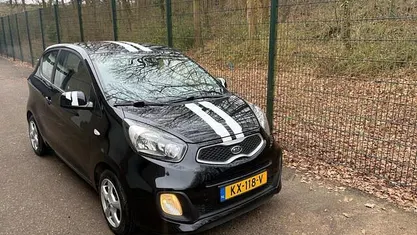 Zwart Gebruikt 2012 Kia Picanto Comfort Hatchback | € 4.250 (Eerlijke prijs)