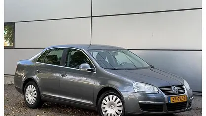 Grijs Gebruikt 2008 VW Jetta Comfortline Sedan | € 3.999 (Eerlijke prijs)
