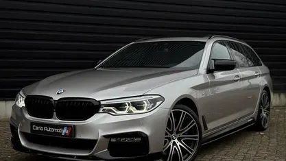 Grijs / rhodonitsilber metallic (x17) Gebruikt 2018 BMW 540 Comfort Edition Stationwagen | € 34.950 (Eerlijke prijs)