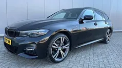 Zwart Gebruikt 2021 BMW 320 Executive Stationwagen | € 20.900 (Eerlijke prijs)