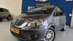 Grijs (metallic) Gebruikt 2011 Lancia Musa Gold MPV | € 4.750 (Eerlijke prijs)