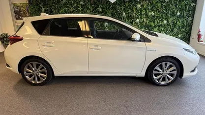 Occasion 2020 Toyota Auris Hatchback | € 13.900 (Eerlijke prijs)