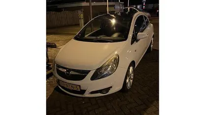 Gebruikt 2010 Opel Corsa Color Edition Hatchback | € 4.150 (Eerlijke prijs)