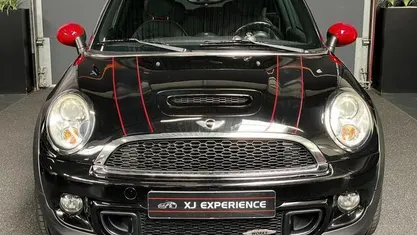 Zwart Gebruikt 2011 Mini John Cooper Works Hatchback | € 11.750 (Eerlijke prijs)