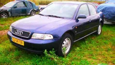 Blauw Gebruikt 1995 Audi A4 Sedan | € 1.750