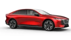 Rood Nieuw 2025 Mazda 6e Takumi-Line Hatchback | € 44.499 (Eerlijke prijs)