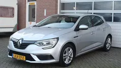 Grijs Gebruikt 2019 Renault Mégane IV Business Hatchback | € 10.475 (Eerlijke prijs)