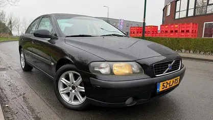 Zwart (metallic) Gebruikt 2003 Volvo S60 Sedan | € 2.245 (Eerlijke prijs)
