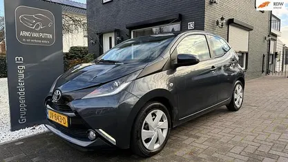 Gebruikt 2016 Toyota Aygo X-play Hatchback | € 7.400 (Goede deal)