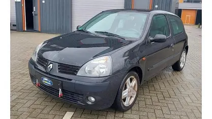 Occasion 2004 Renault Clio II Dynamique Hatchback | € 499 (Super prijs)
